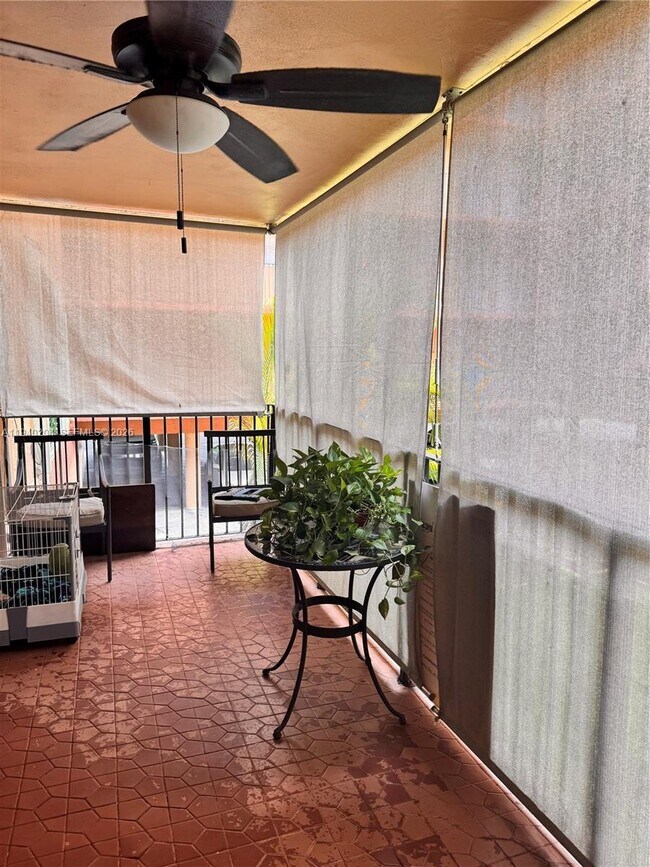 Building Photo - 1990 W 56th St