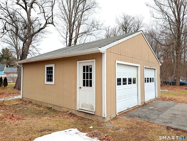 Building Photo - 434 Main St