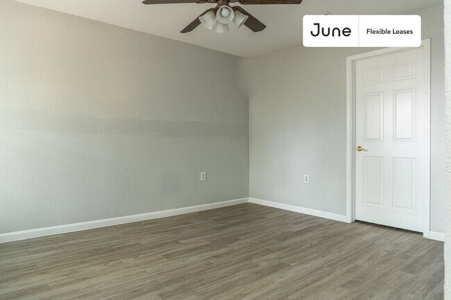 Building Photo - 5105 Spruce Cove