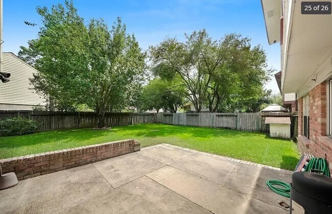 Building Photo - 15914 Pinyon Creek Dr