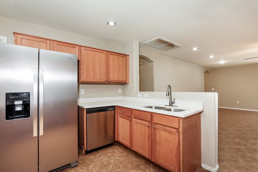 Building Photo - 3129 W Dancer Ln