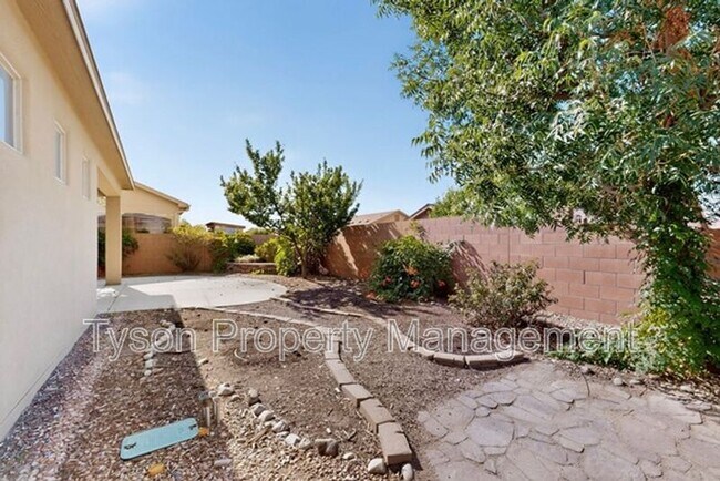 Building Photo - 6412 Sincho Ave