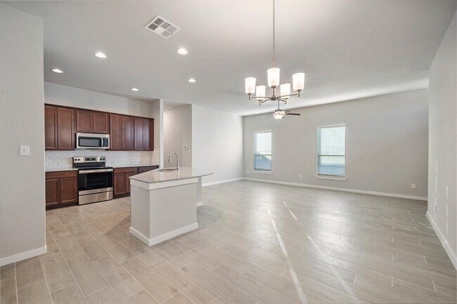 Building Photo - 9732 Grosbeak Ln