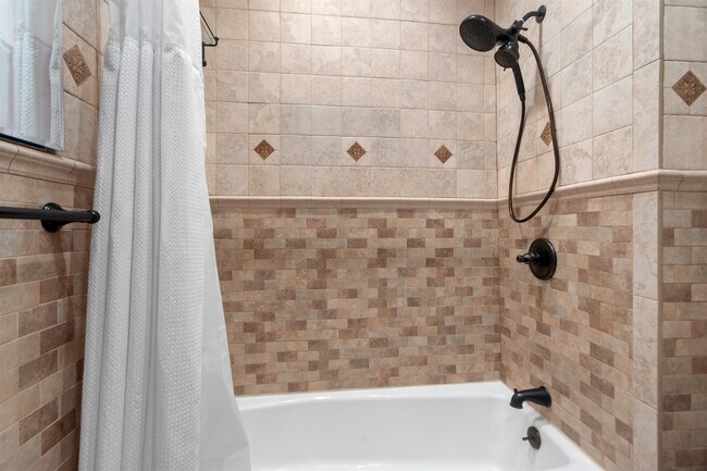 Building Photo - 70 South St