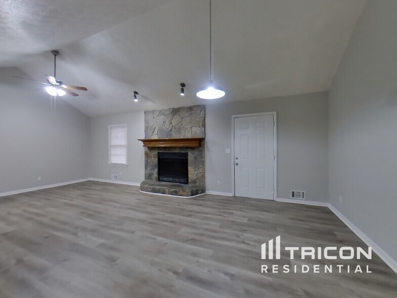 Building Photo - 2181 Grayfield Dr