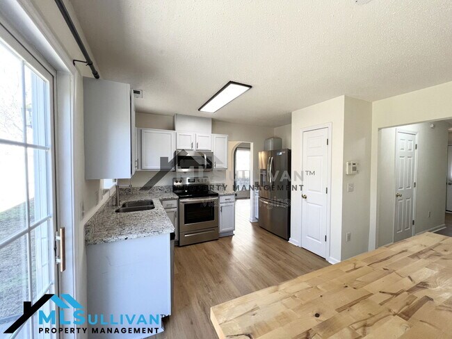 Building Photo - 4504 Conklin Dr