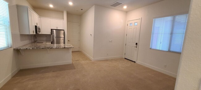 Building Photo - Next Gen Home with main house and guess unit in Spring lake Area