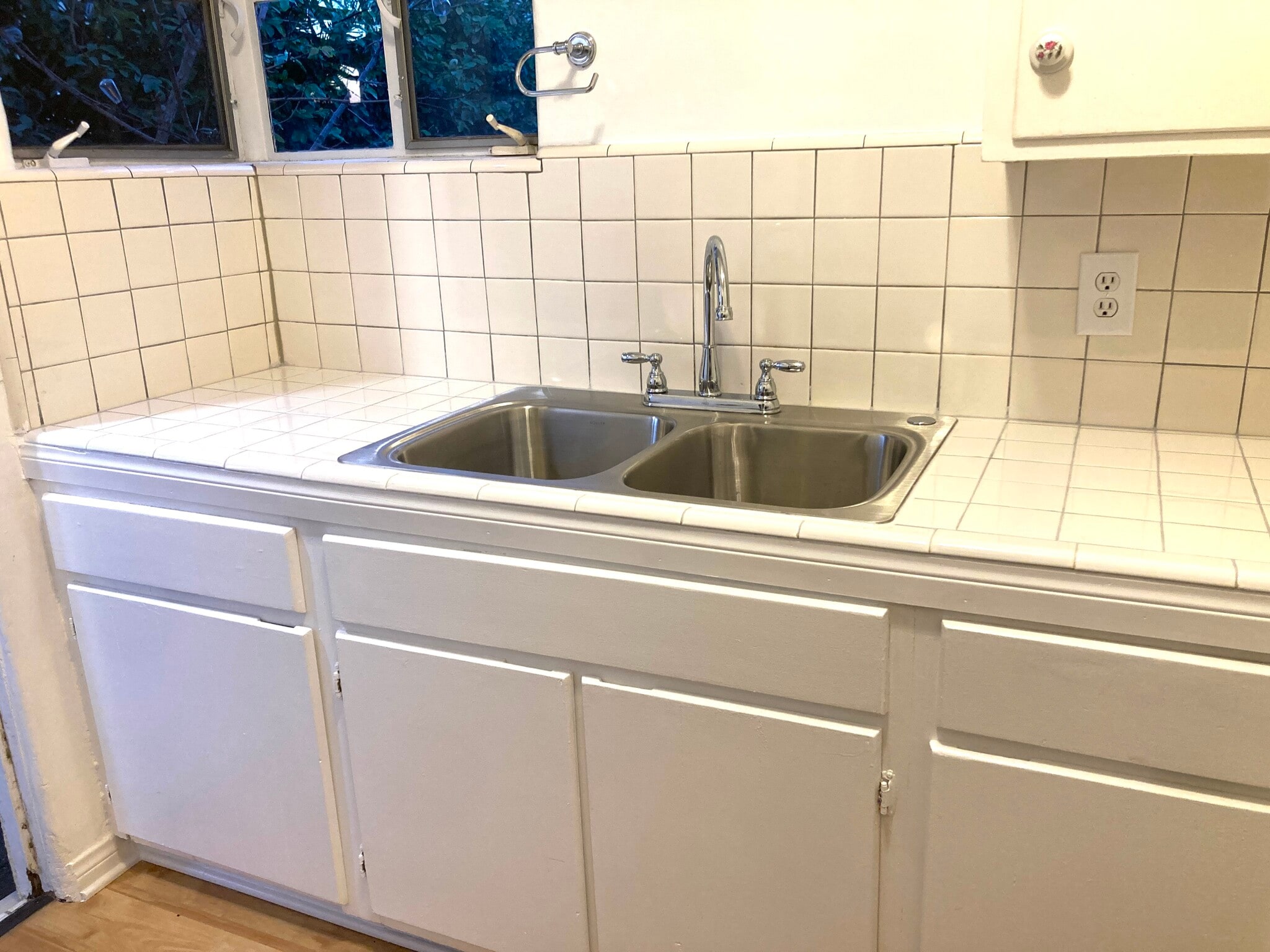 Building Photo - 1903 Delaware Ave