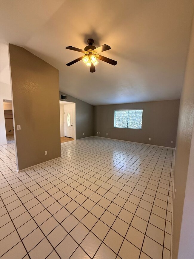 Building Photo - 3700 E Casper Dr