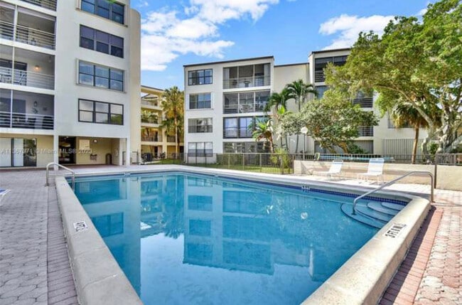 Building Photo - 2311 S Cypress Bend Dr