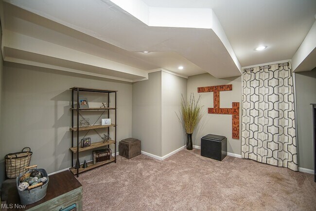 Building Photo - 6514 Bonroi Dr