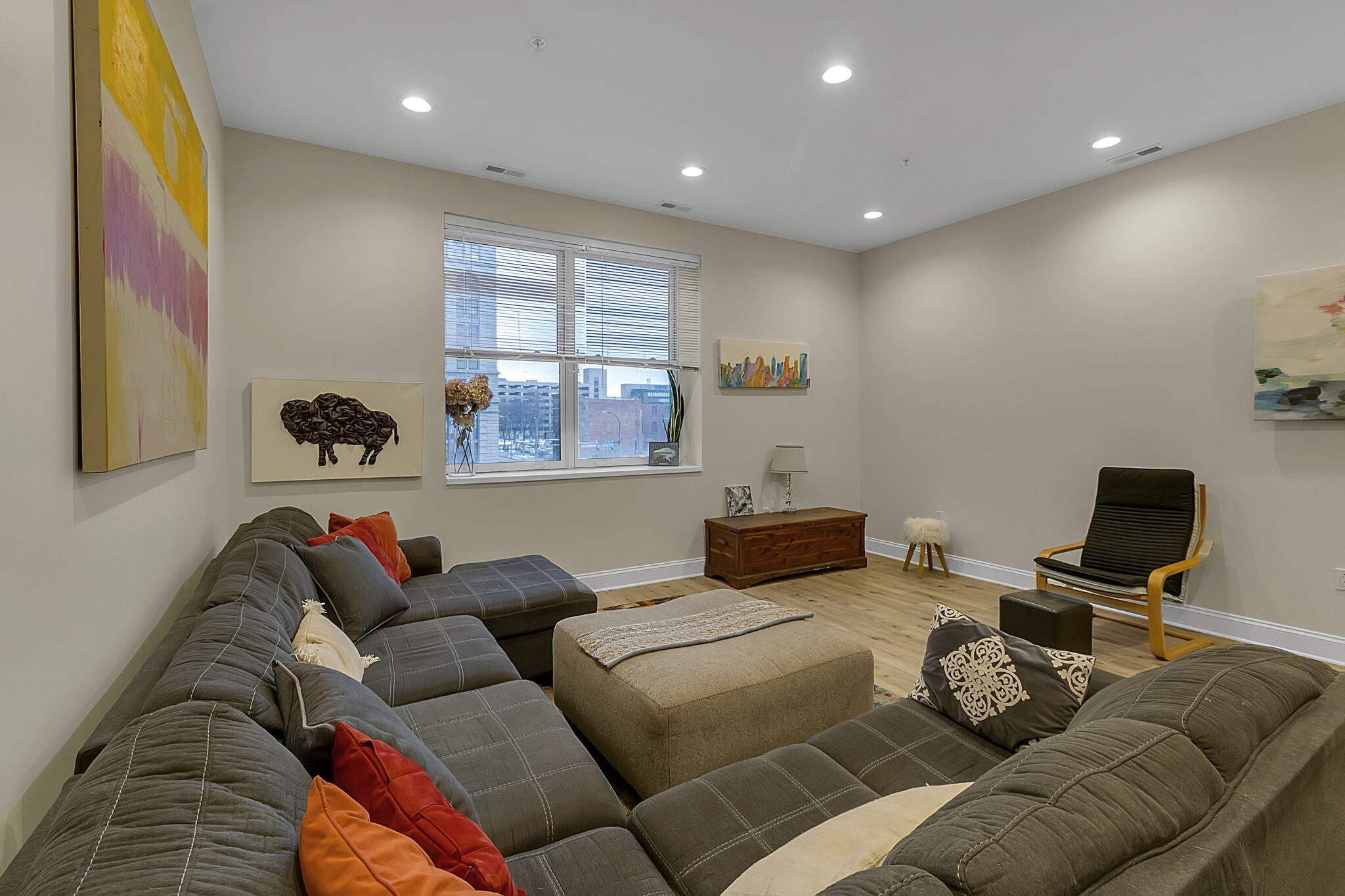 Building Photo - 251 Main St