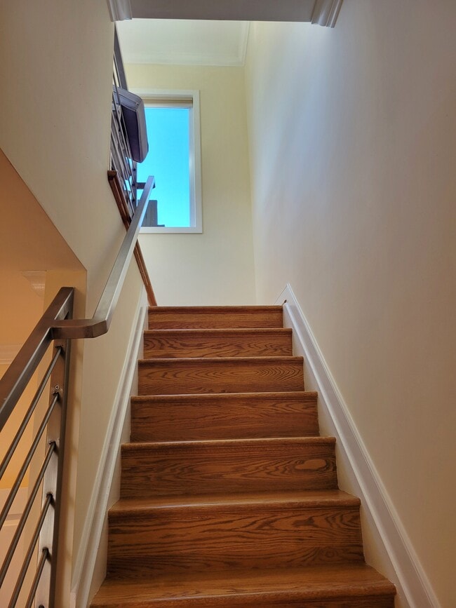 Building Photo - 127 Quincy Pl NE