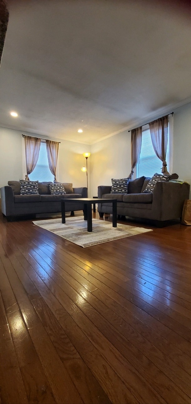 Building Photo - 14 Bateman St