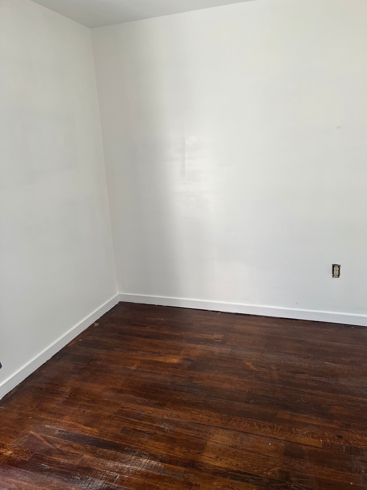 Building Photo - 132 Deck St