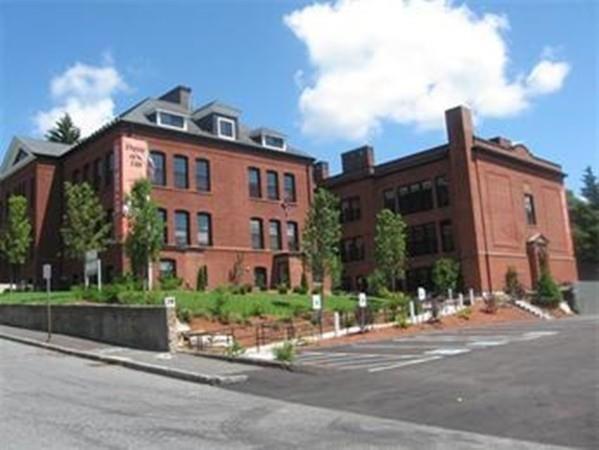 Building Photo - 28 Adams St