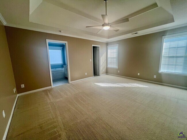 Building Photo - 404 Beechwood Dr