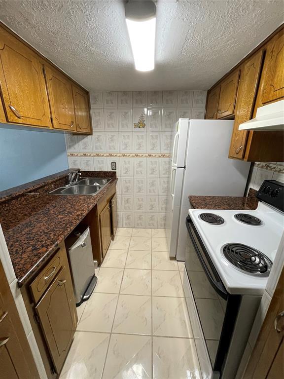 Building Photo - 1405 Shadowdale Dr