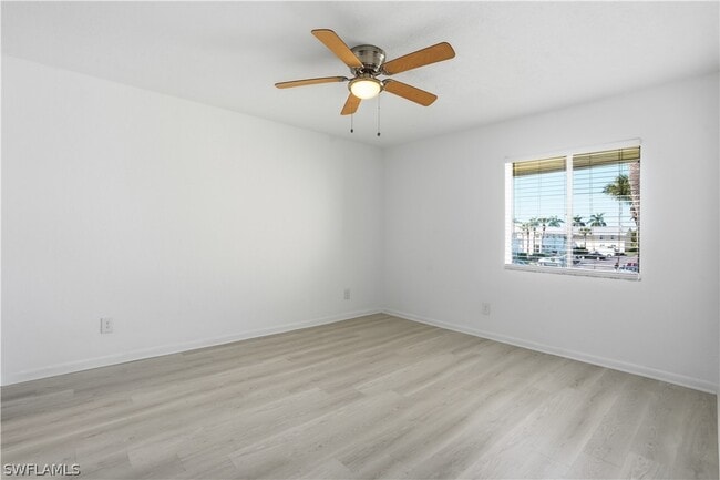 Building Photo - 4607 Bayshore Dr