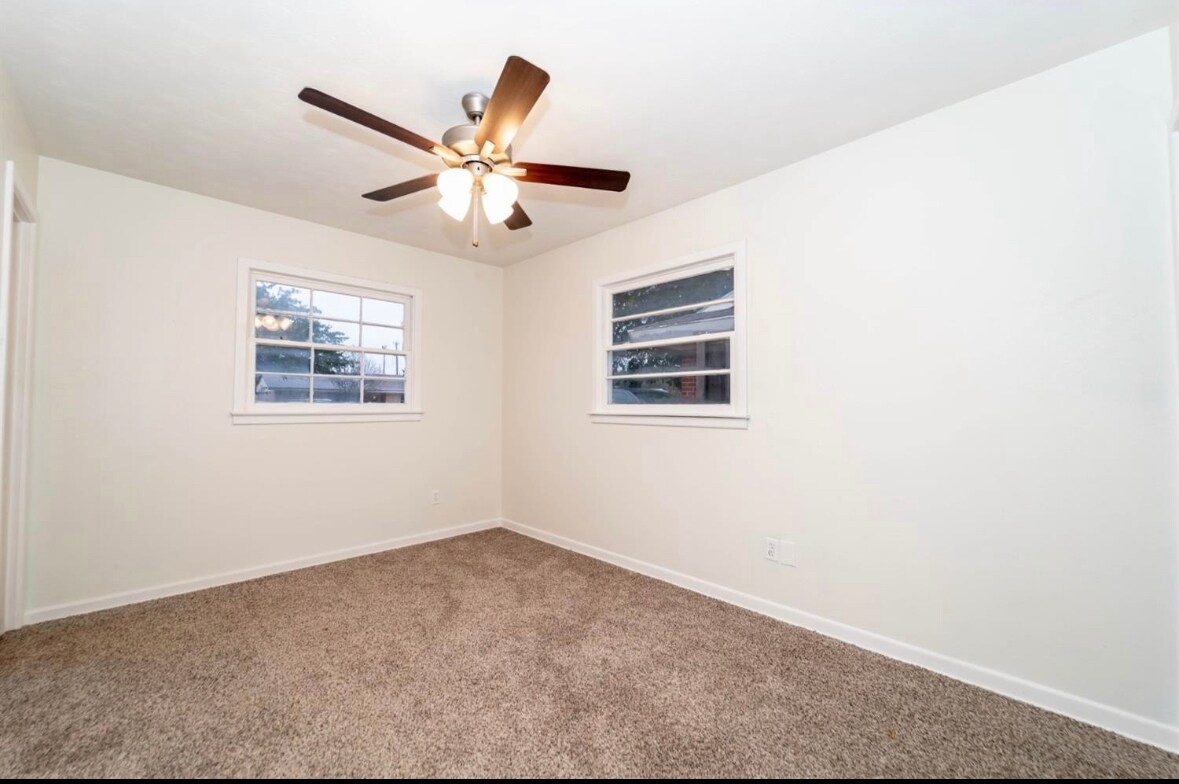 Building Photo - 4939 47th St