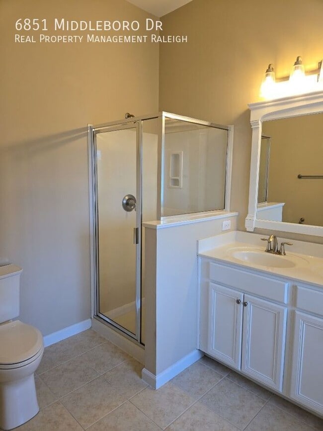 Building Photo - 6851 Middleboro Dr