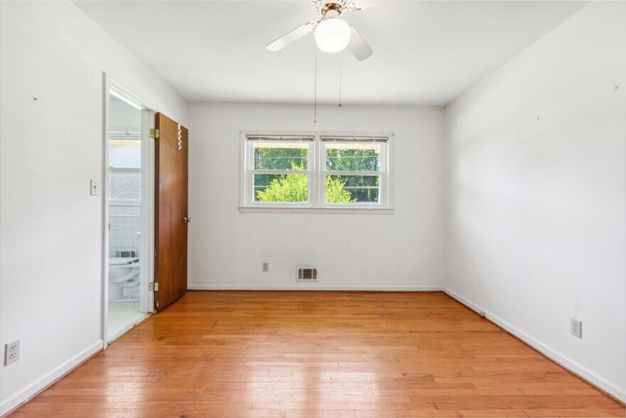 Building Photo - 1876 Cameo Ct