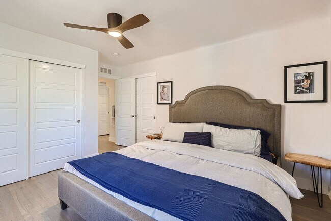 Building Photo - Available NOW! Fully Furnished 4 Bedroom 2 Bath Beautiful Home in Denver!