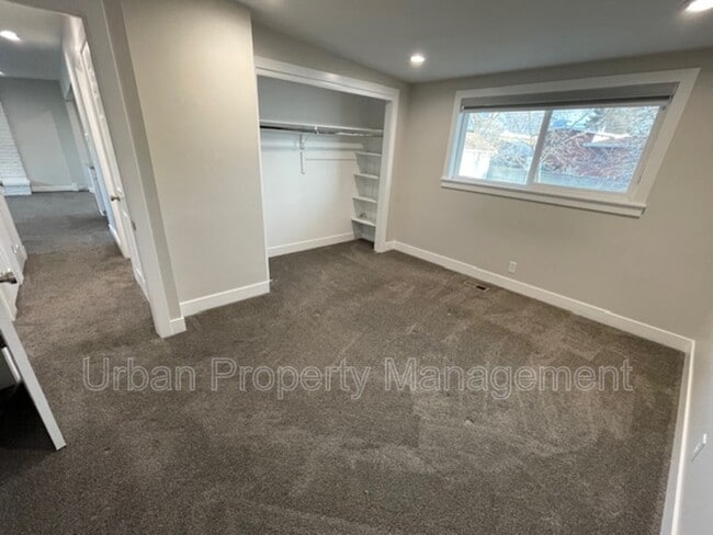 Building Photo - 310 E 6240 S