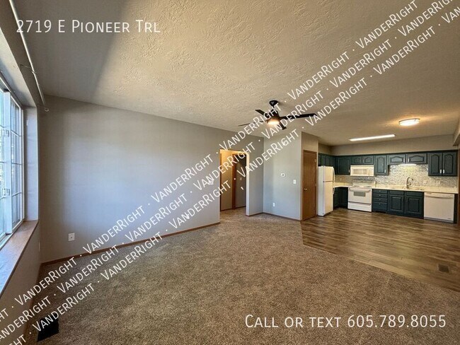 Building Photo - 2719 E Pioneer Trail