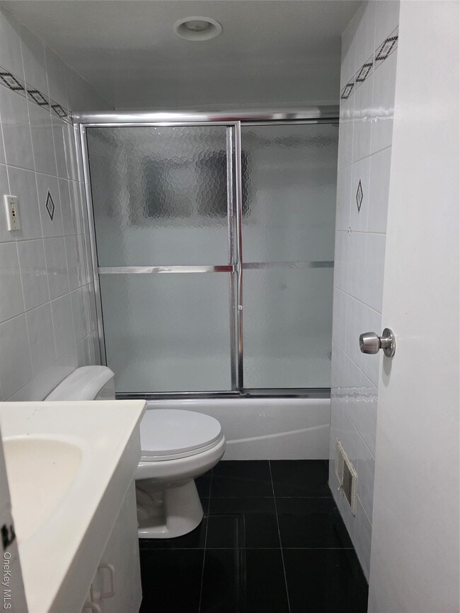 Building Photo - 4 Lauren Ave S