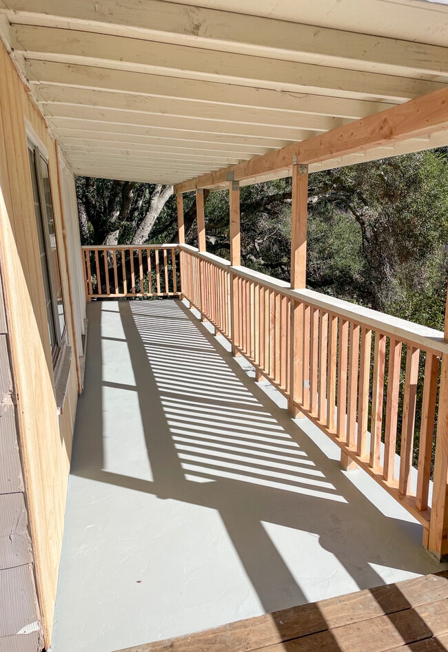 Building Photo - 1279 Oakwood Dr