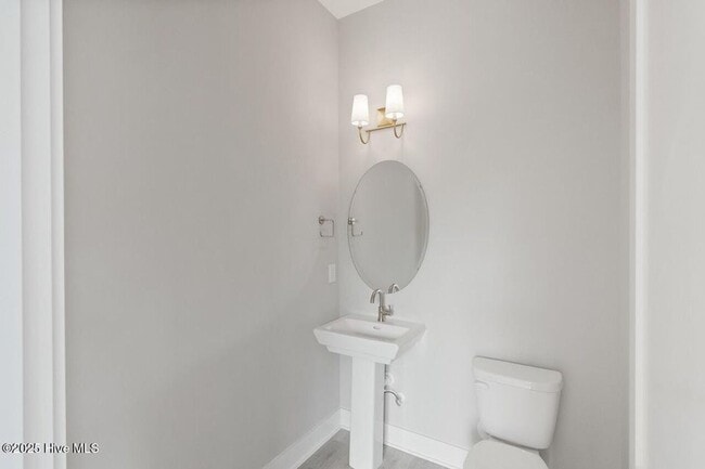Building Photo - Brand new georgous 4 bed 3.5 bath townhome...