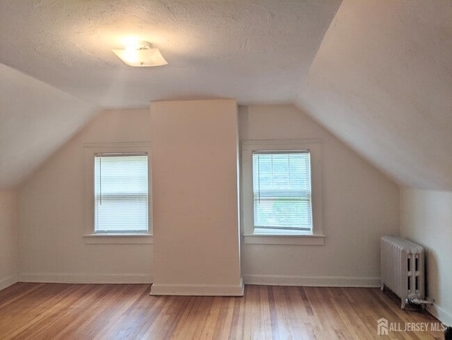 Building Photo - 310 4th St