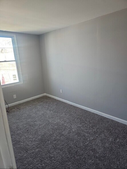 Building Photo - 6737 Guyer Ave
