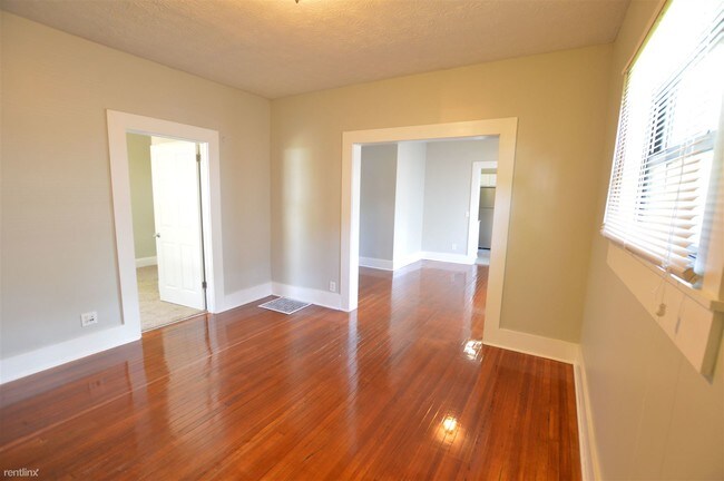 Building Photo - 3 br, 1 bath House - 3 Bedroom Near Butler