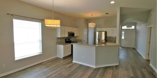 Kitchen - 96328 Ridgewood Cir