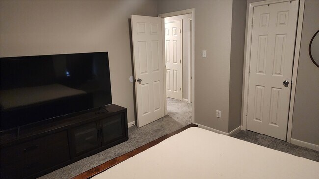 Building Photo - 22207 Greengate Dr