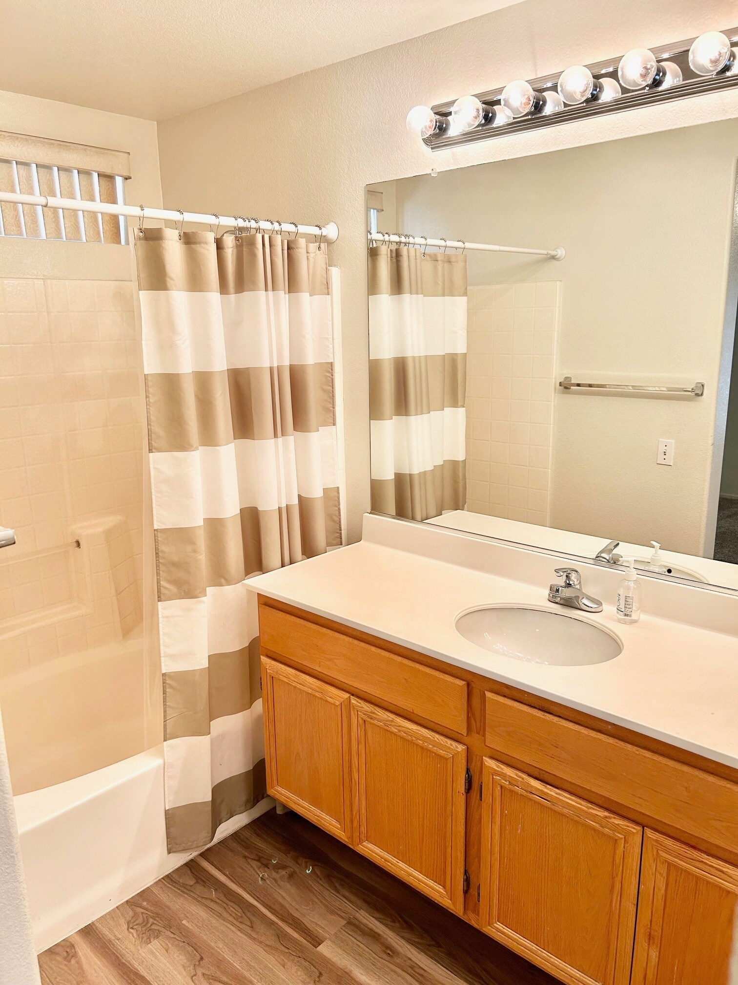 MBR En Suite Bathroom - 30277 Twain Dr