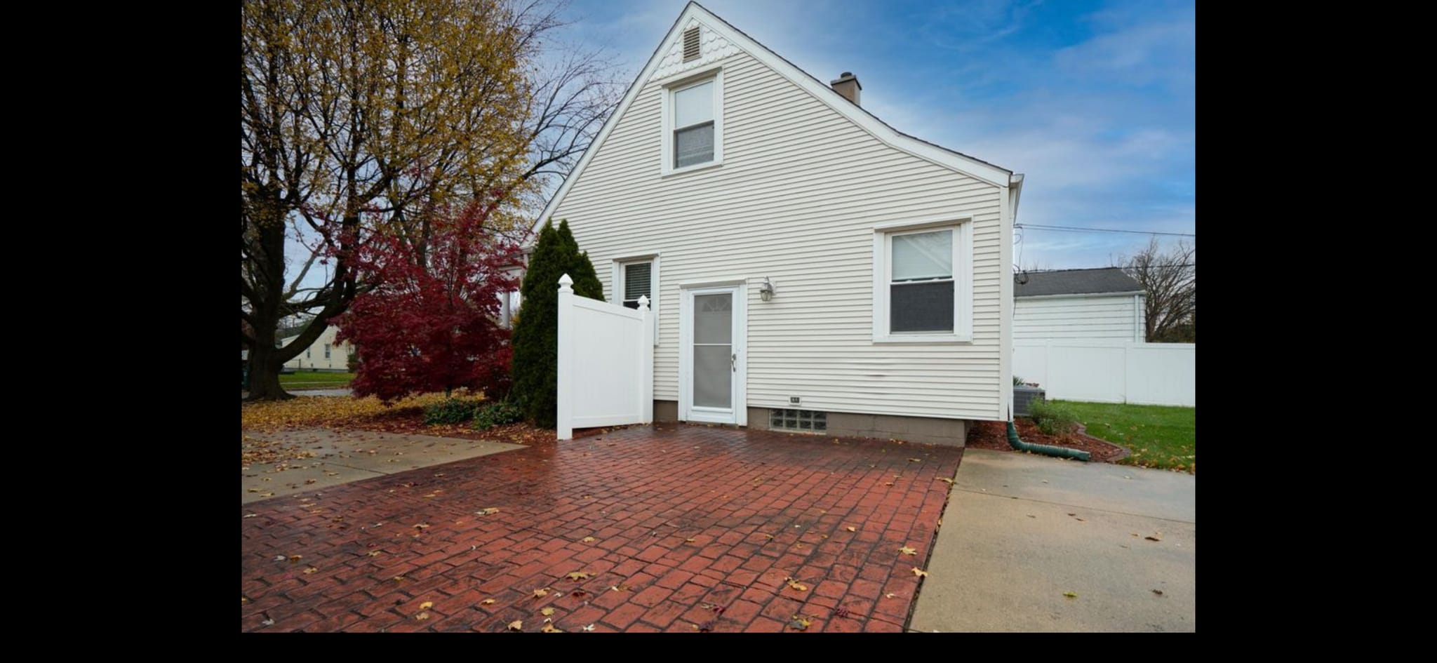 Building Photo - 4252 Mandalay Ave