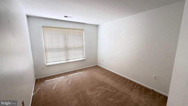 Building Photo - 20965 Kittanning Ln