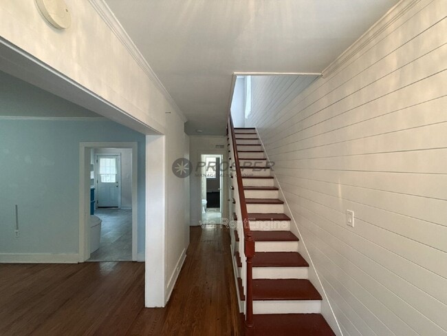 Building Photo - 204 Fishburne St