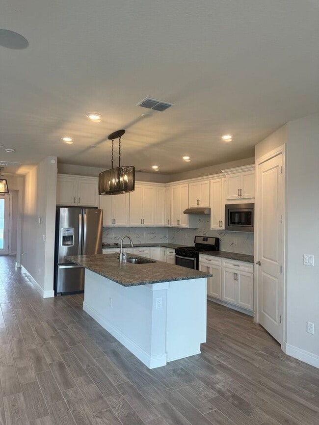 Building Photo - ISLES OF LAKE NONA POOL HOME!!