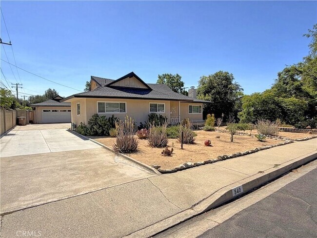 Building Photo - 840 Northwestern Dr