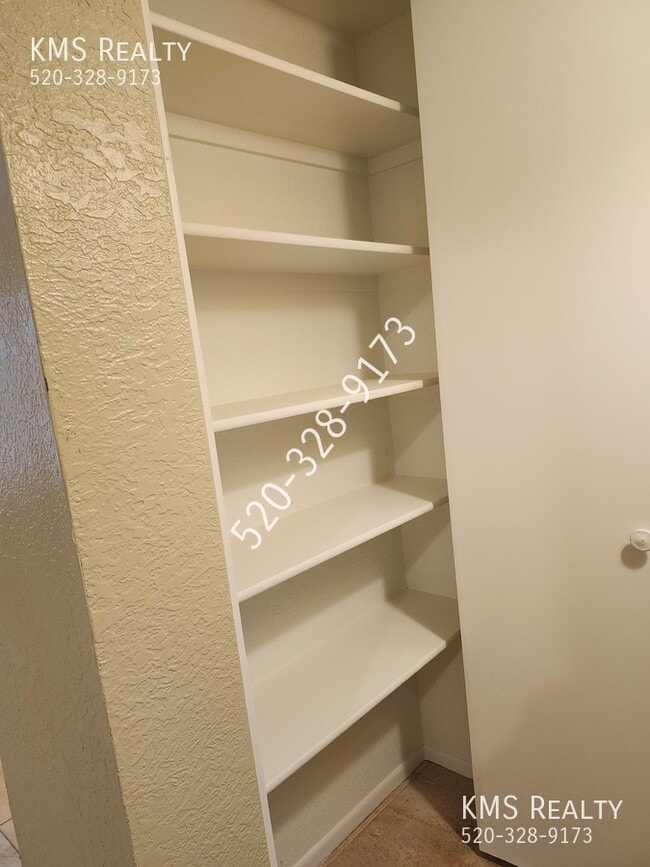 Building Photo - 5218 W Wood Owl Dr