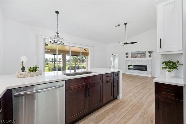 Building Photo - 12881 Kelly Bay Ct