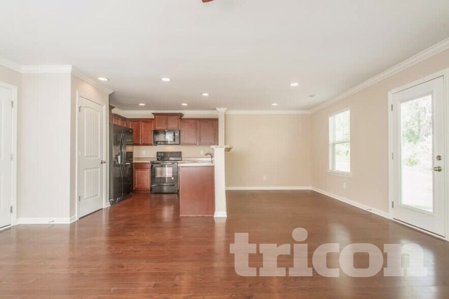 Building Photo - 7100 Colquitt Wy