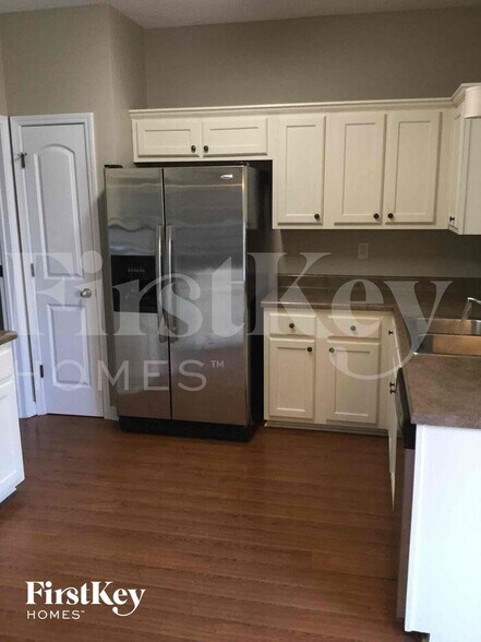 Building Photo - 1628 Needle Oak Dr