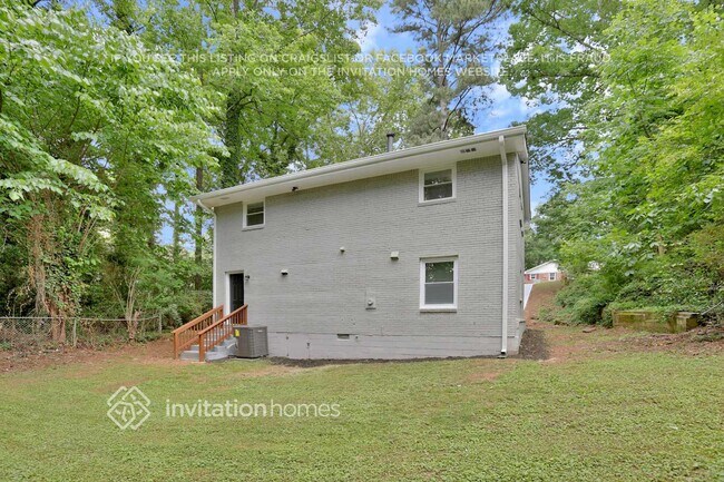 Building Photo - 1721 Flintwood Dr SE