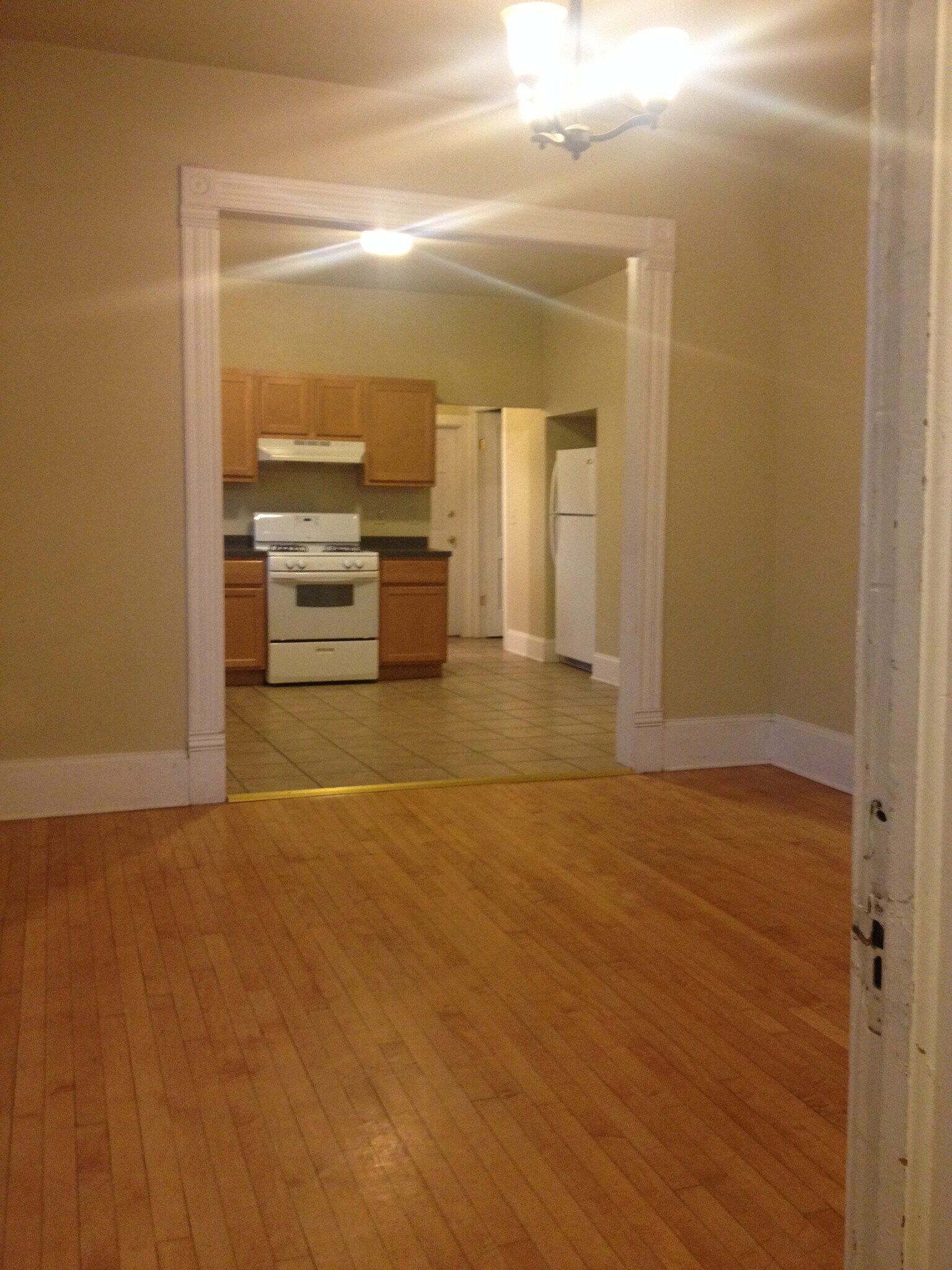 Building Photo - 2235 S Robinson Ave