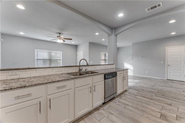 Building Photo - 1348 N Corsica Dr